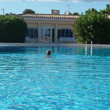 Charming On A Secured Private Domain With Large Swimming Pool Feriehus *