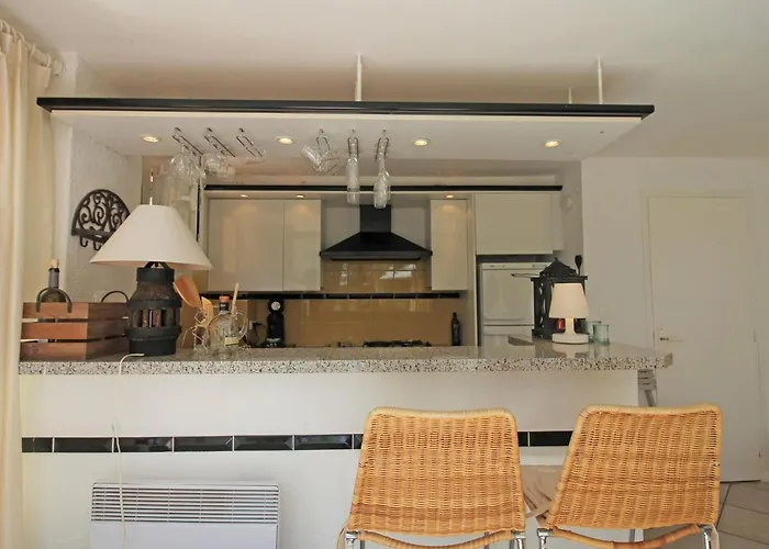 Holiday Home In Frejus With Pool & Tennis Σπίτι διακοπών Fréjus